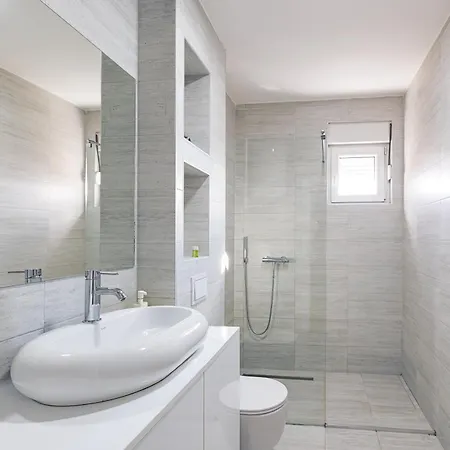 Apartment White *