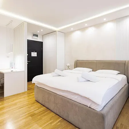 White * Белград