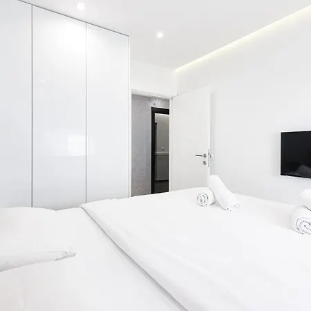 Апартаменты White